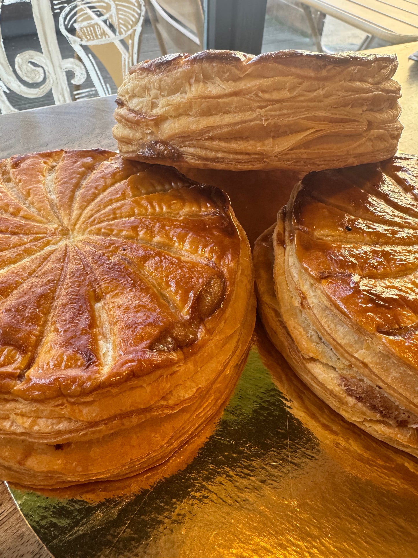 Galette des Rois Frangipane Classique – Pâte Feuilletée Maison – Les Gourmandes à Paris
