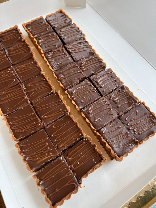 Traiteur - Tarte au chocolat - Disponible uniquement par boîte de 14 pièces